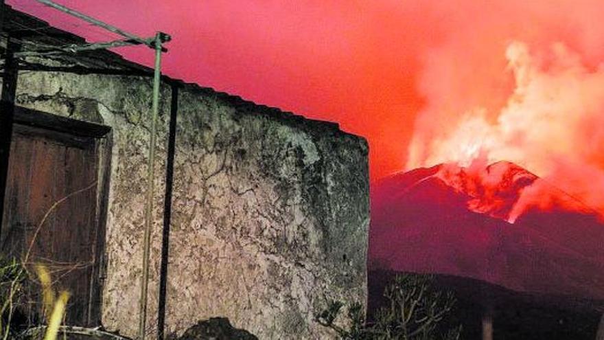 La nueva reactivación del volcán de La Palma siembra incertidumbre sobre el fin de la erupción