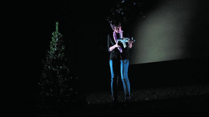 ‘Encara hi ha algú al bosc,’ «maravillosamente dura», llega al Teatre Principal