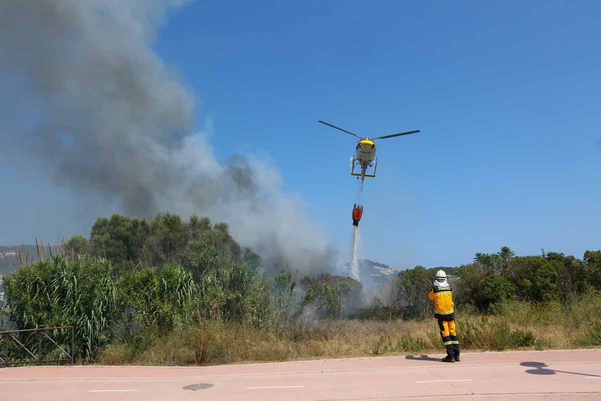 Incendio en una parcela de Ibiza