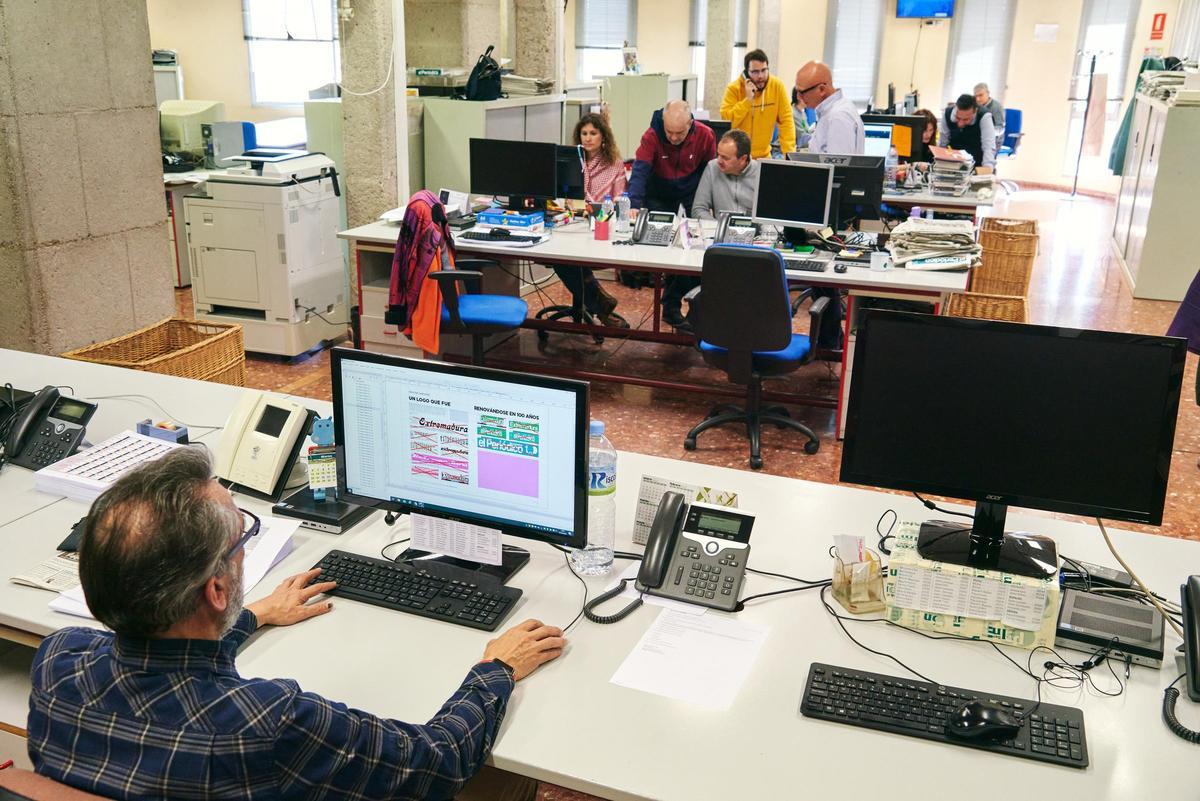 Redacción de El Periódico Extremadura en la sede de Doctor Marañón.