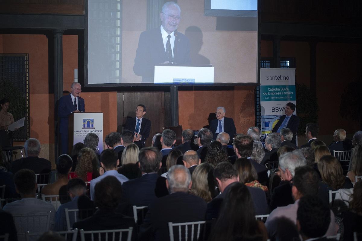 El alcalde de Málaga, Francisco de la Torre, durante su intervención en los premios Familia-Empresa 2024 de San Telmo Business School.