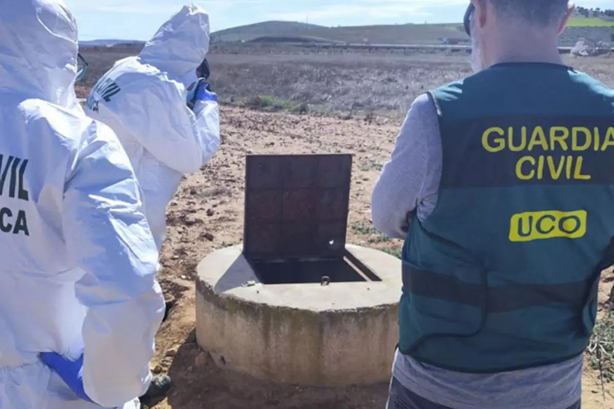 Pozo en el que se halló el cadáver en una finca del intermediario en Valdepeñas. | EFEPozo en el que se halló el cadáver en una finca del intermediario en Valdepeñas. | EFE