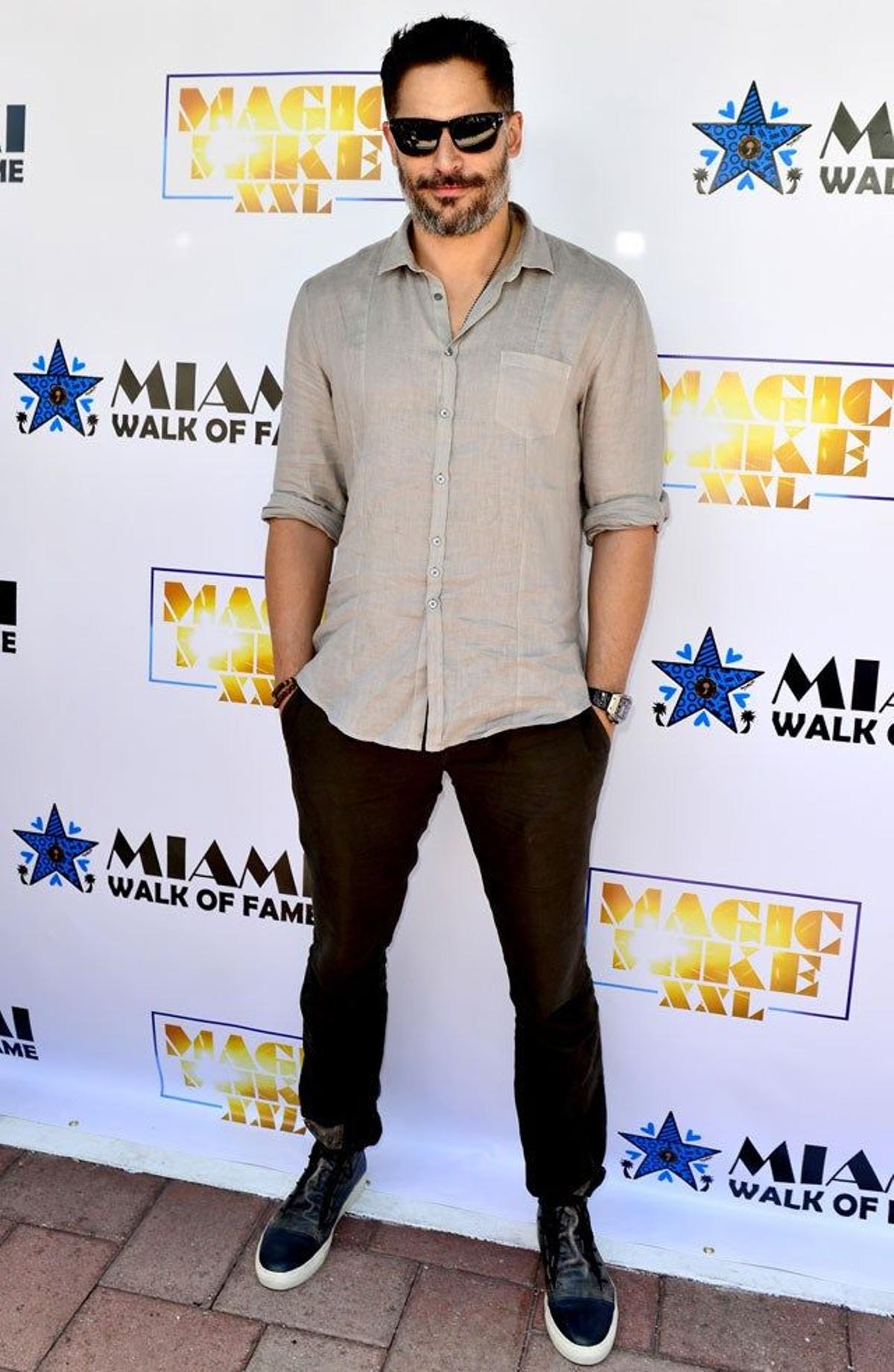 Joe Manganiello posa en el photocall a la llegada de la inauguración de la estrella de la película en el Paseo de la Fama de Miami