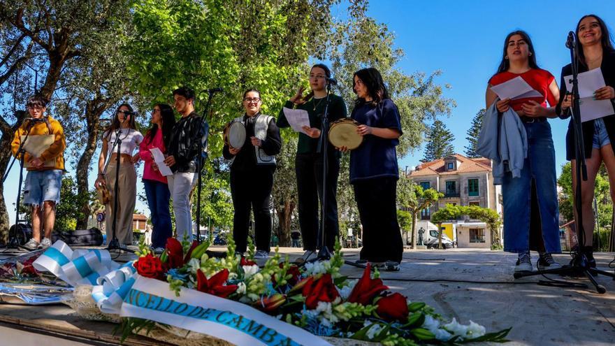 Un momento da ofrenda floral de Cambados.