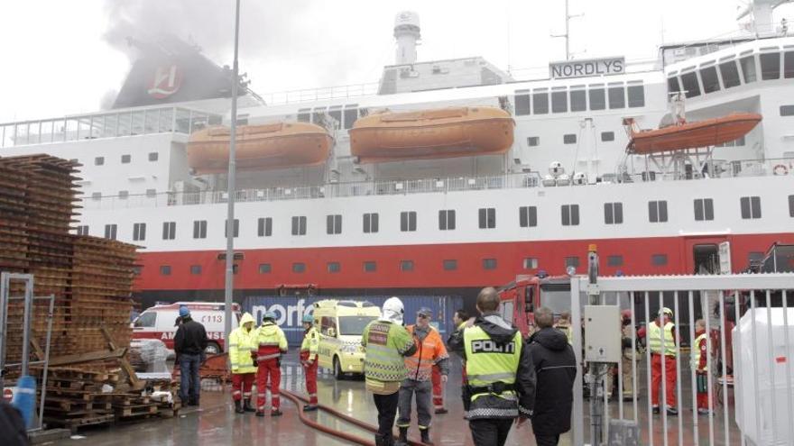 Doce heridos al incendiarse un transbordador en la costa oeste de Noruega