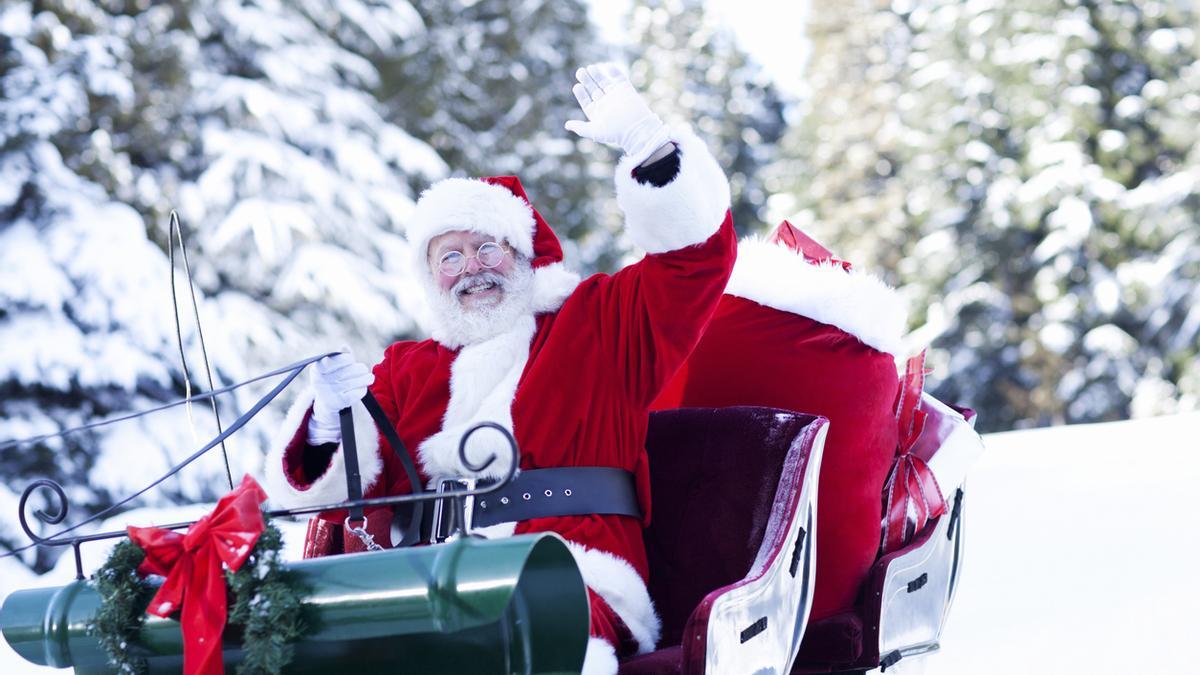 El famoso Santa Claus reparte regalos por el mundo desde España.