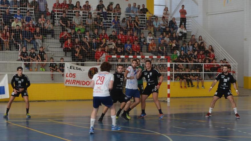 El Excursionista Eldense se adjudica el derbi ante el Petrer (23-22)