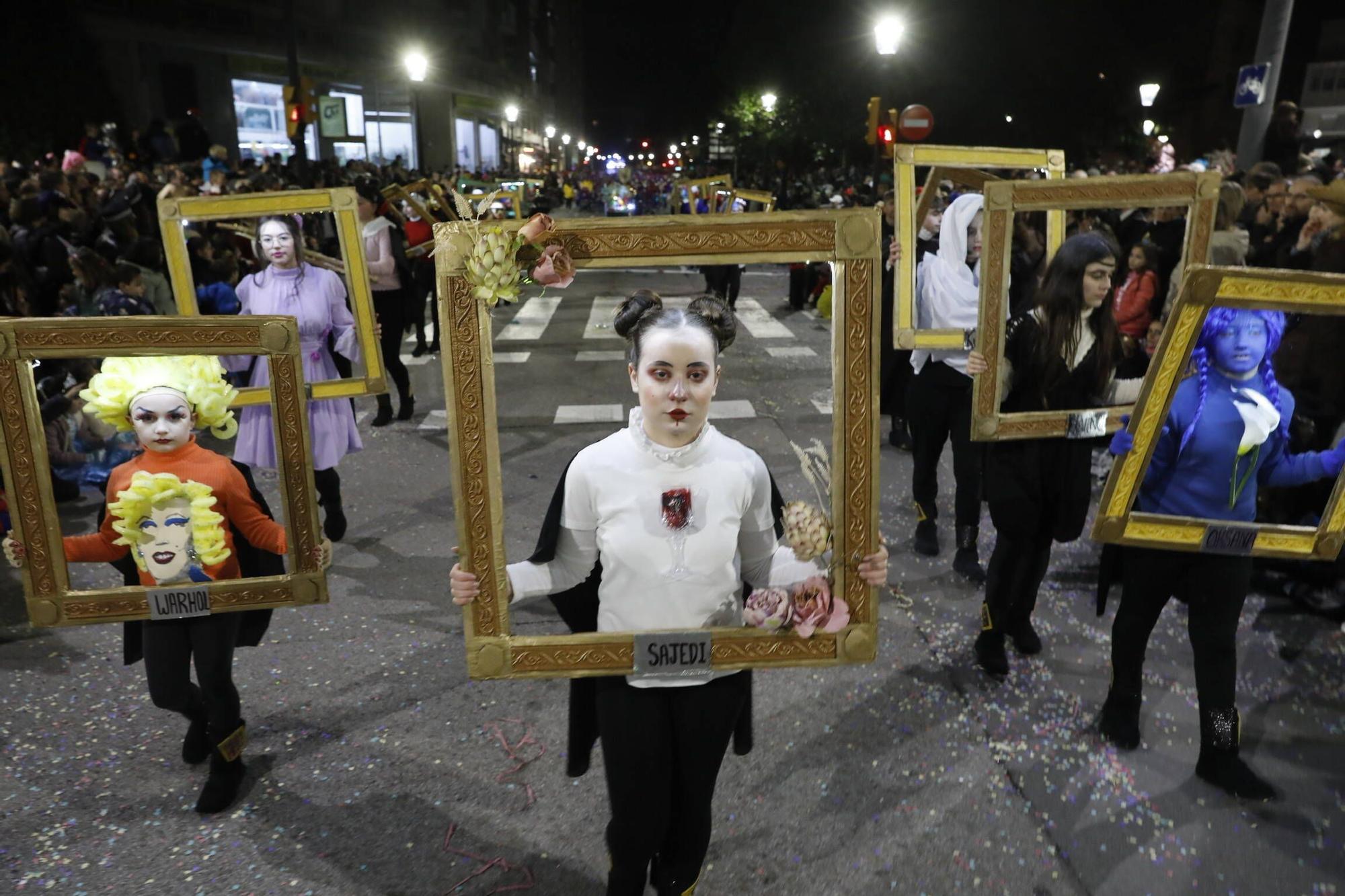 Así fue el multitudinario desfile del Antroxu de Gijón (en imágenes)