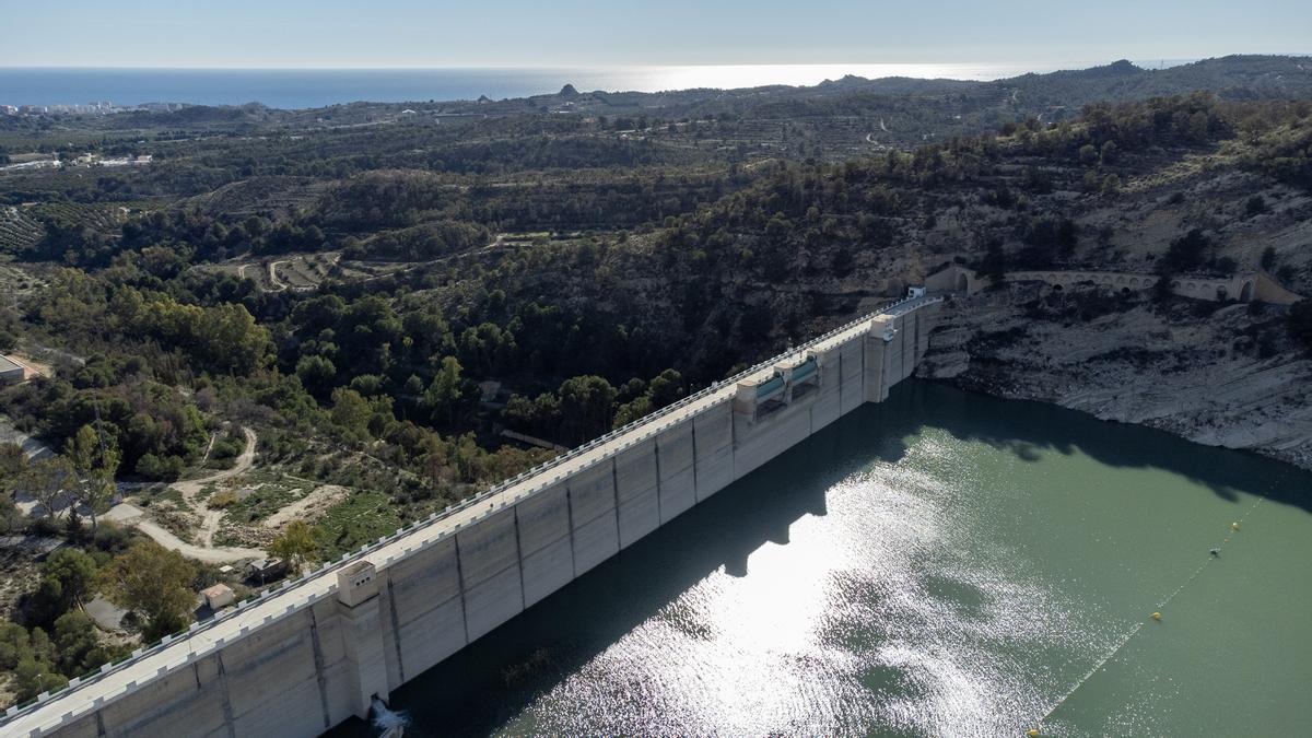 Embalse de Amadorio, en una imagen reciente