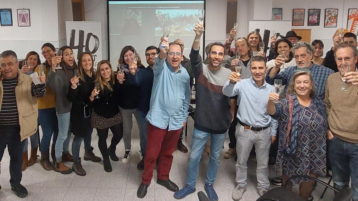 El STEI Intersindical celebró ayer los resultados en su sede.