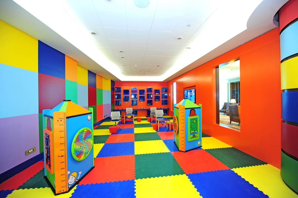 Zona infantil correspondiente a la zona Vip de 1ª clase en el aeropuerto de Dubai