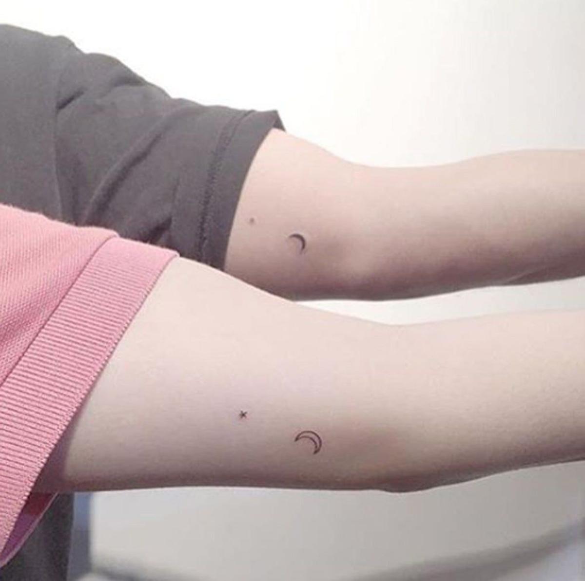 Tatuajes con amigas: luna