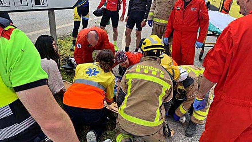 Dos ciclistes ferits en topar a Riudellots