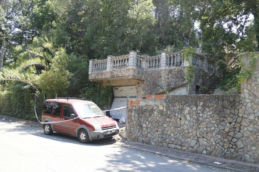 Troben els cadàvers de dos homes en un garatge de Riells i Viabrea