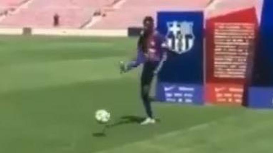 VÍDEO: La pífia viral de Dembélé en la seva estrena de blaugrana