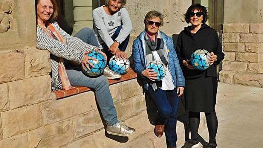 Les pioneres del futbol femení a Manresa en preparen el cinquantenari