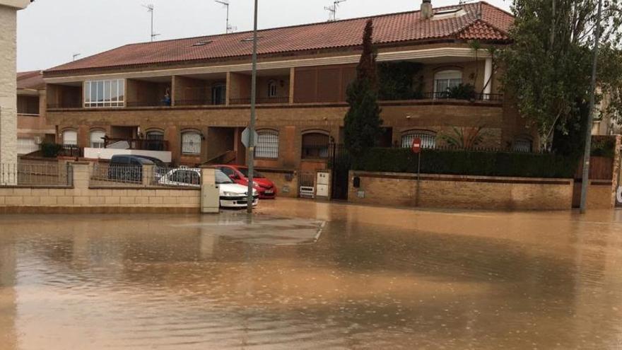 Una calle anegada por las inundaciones.