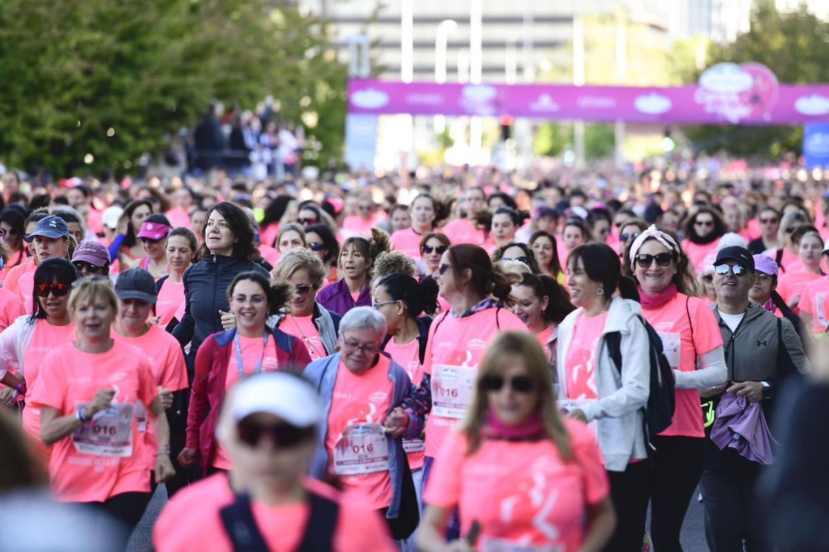 La marea rosa conquista las calles de Madrid con 36.000 mujeres participantes