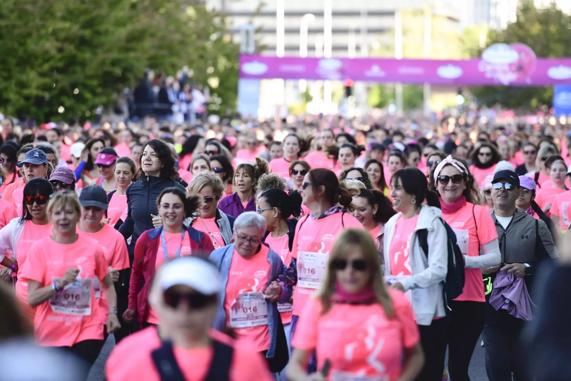 Marea rosa contra el cáncer de mama