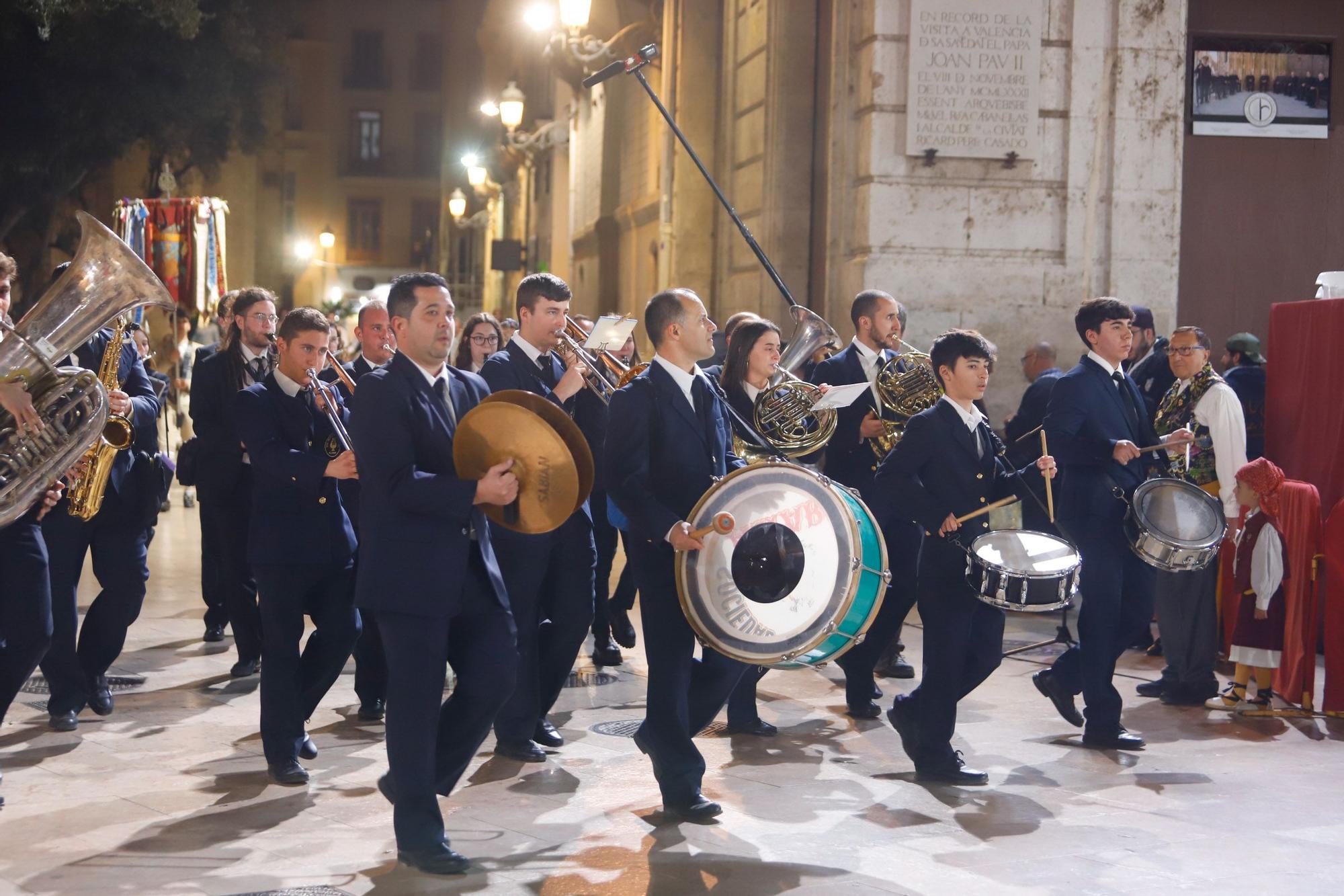 Búscate en el segundo día de la Ofrenda en la calle San Vicente entre las 22 y las 23 horas