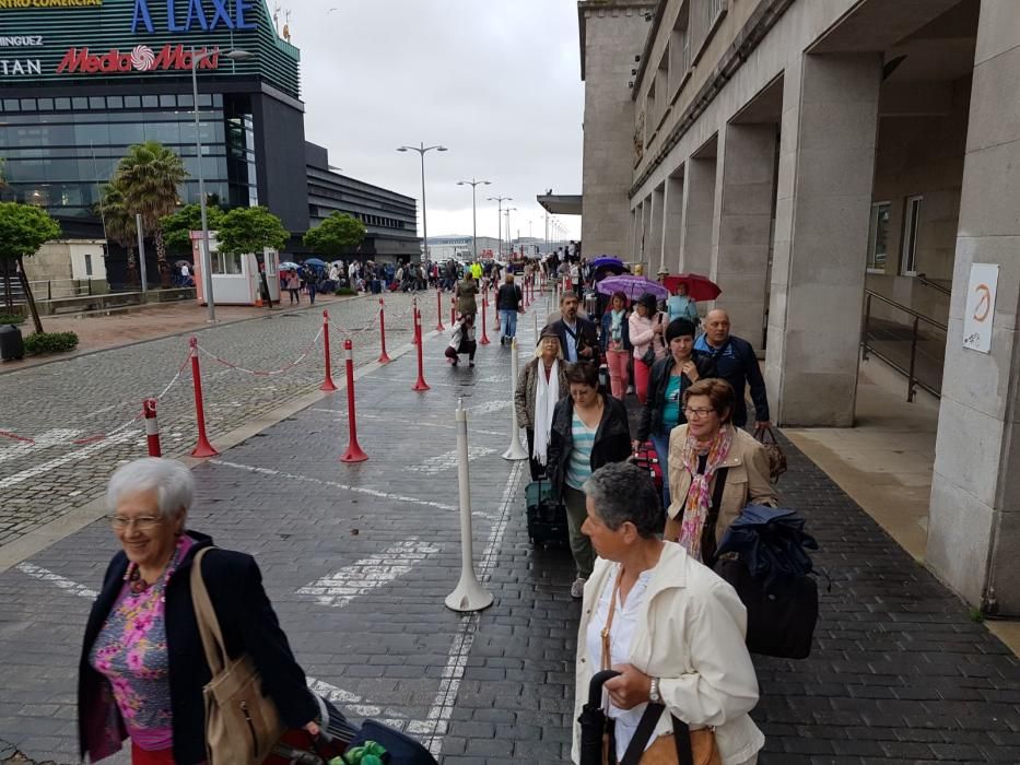 Cruceros en Vigo | Día frenético en el puerto de Vigo con su segundo mayor embarque desde 2009