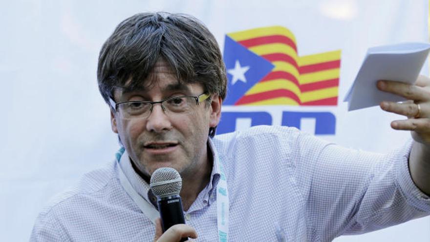 El TC suspende por unanimidad la vía exprés de la independencia de Cataluña
