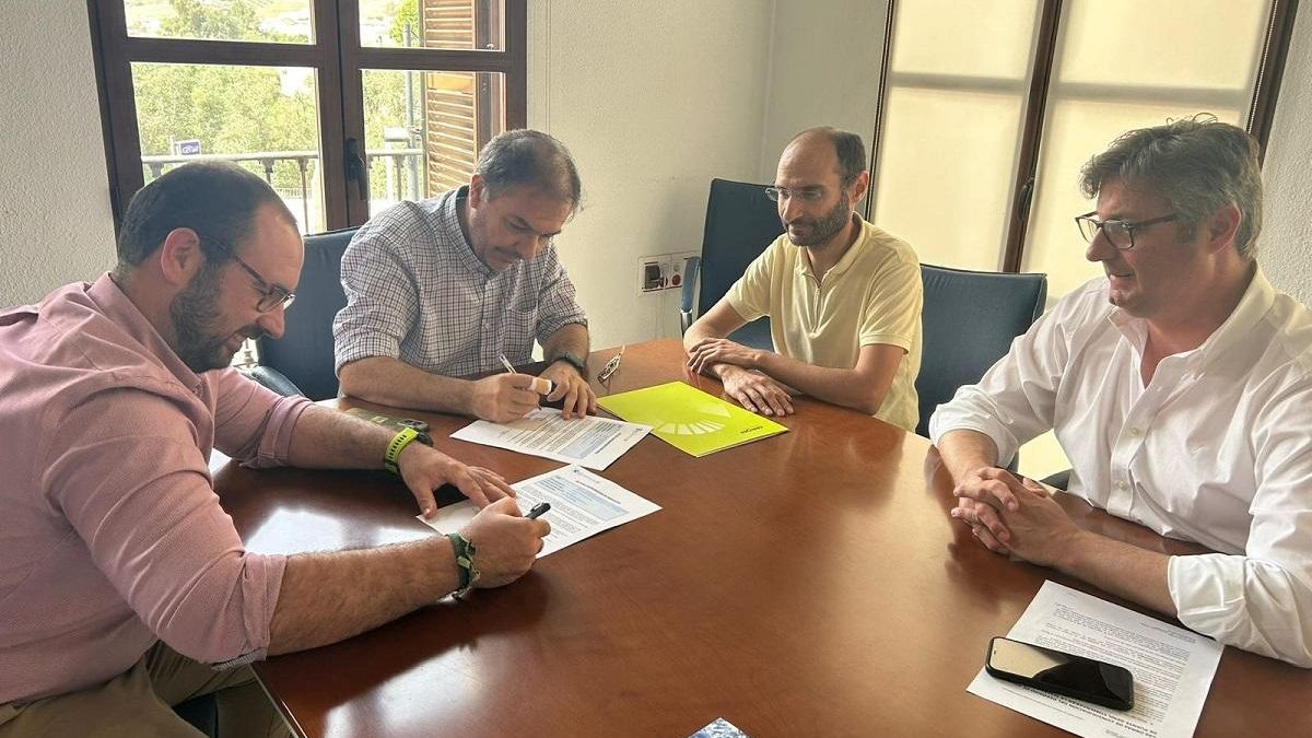 Firma del acta de replanteo de las obras del depósito de agua de Puente Genil.