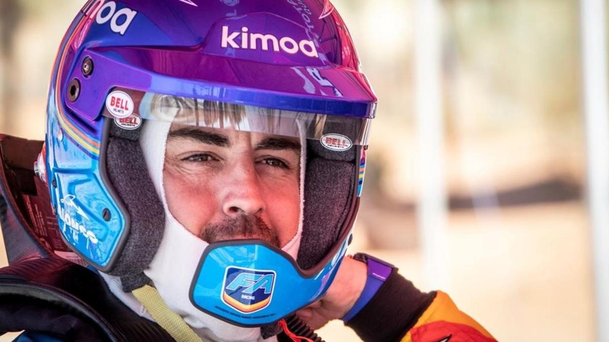 Fernando Alonso ya probó, el pasado mes de marzo, en Suráfrica, el Toyota Hilux, ganador del Dakar en manos del qatarí  Nasser Al-Attiyah.
