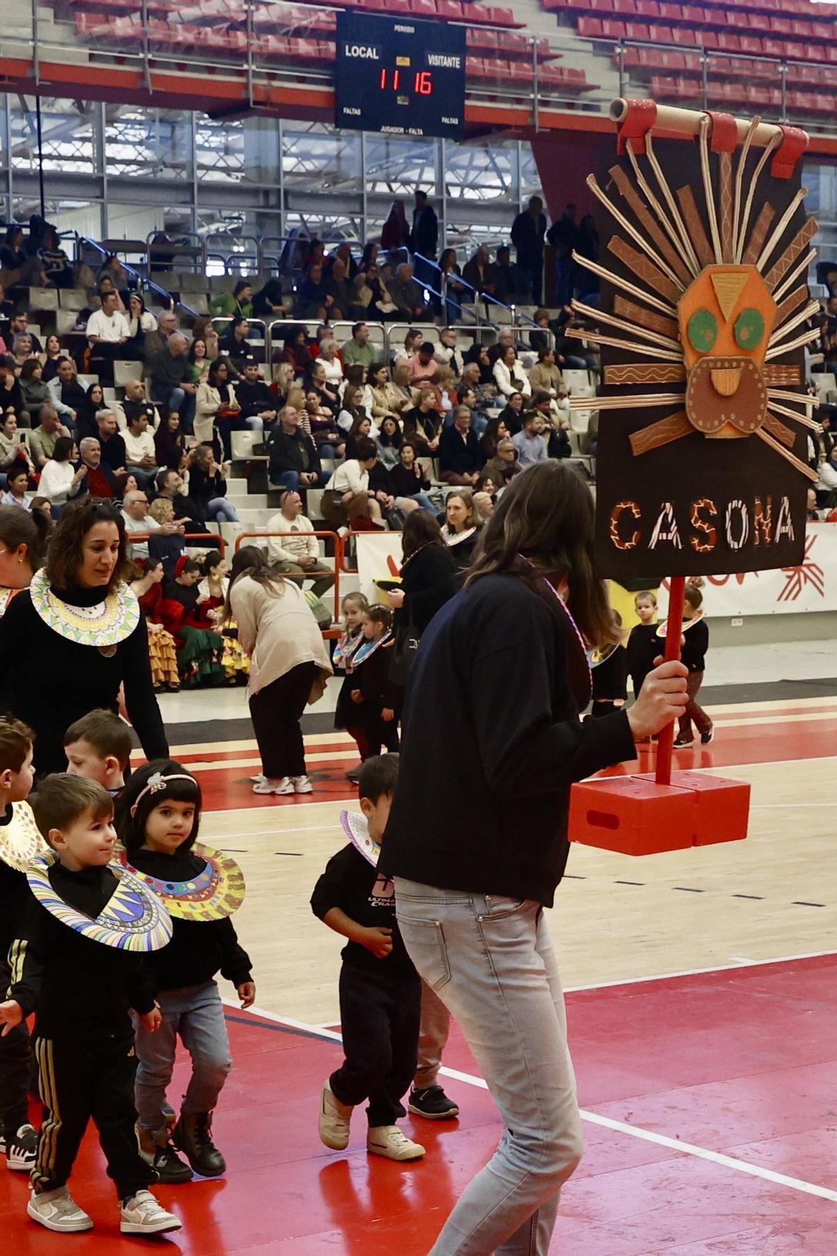«Mandilones de colores» clama en Gijón por la diversidad y paz: en imágenes