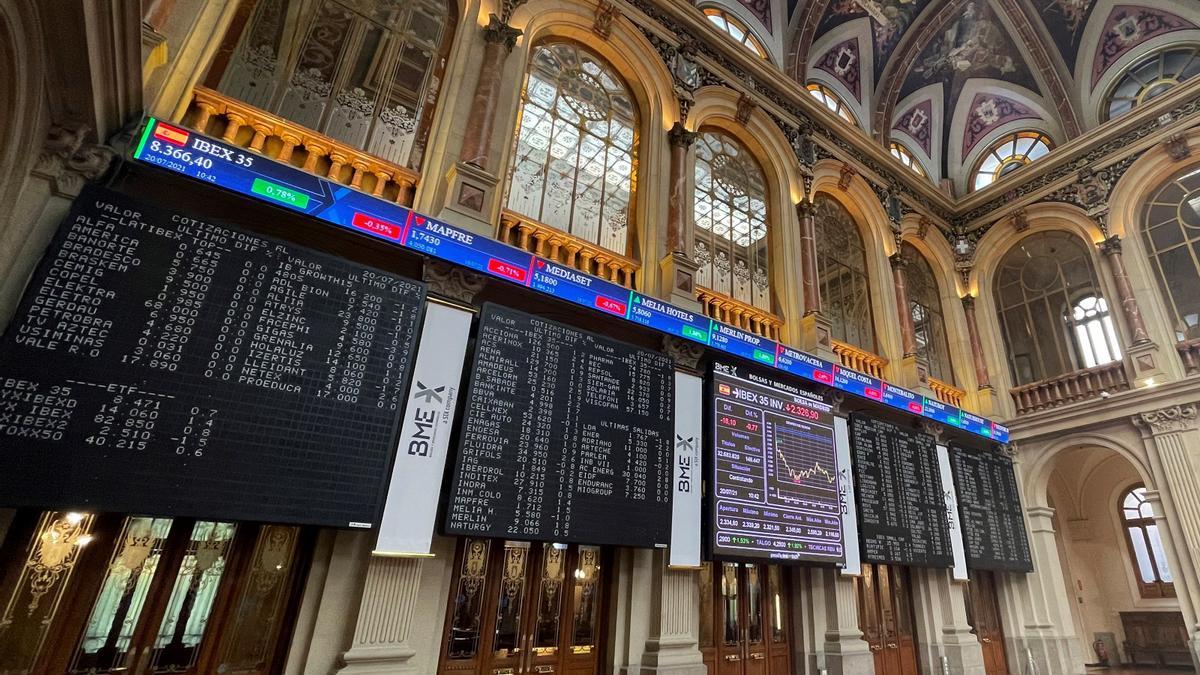 Paneles de la Bolsa de Madrid.