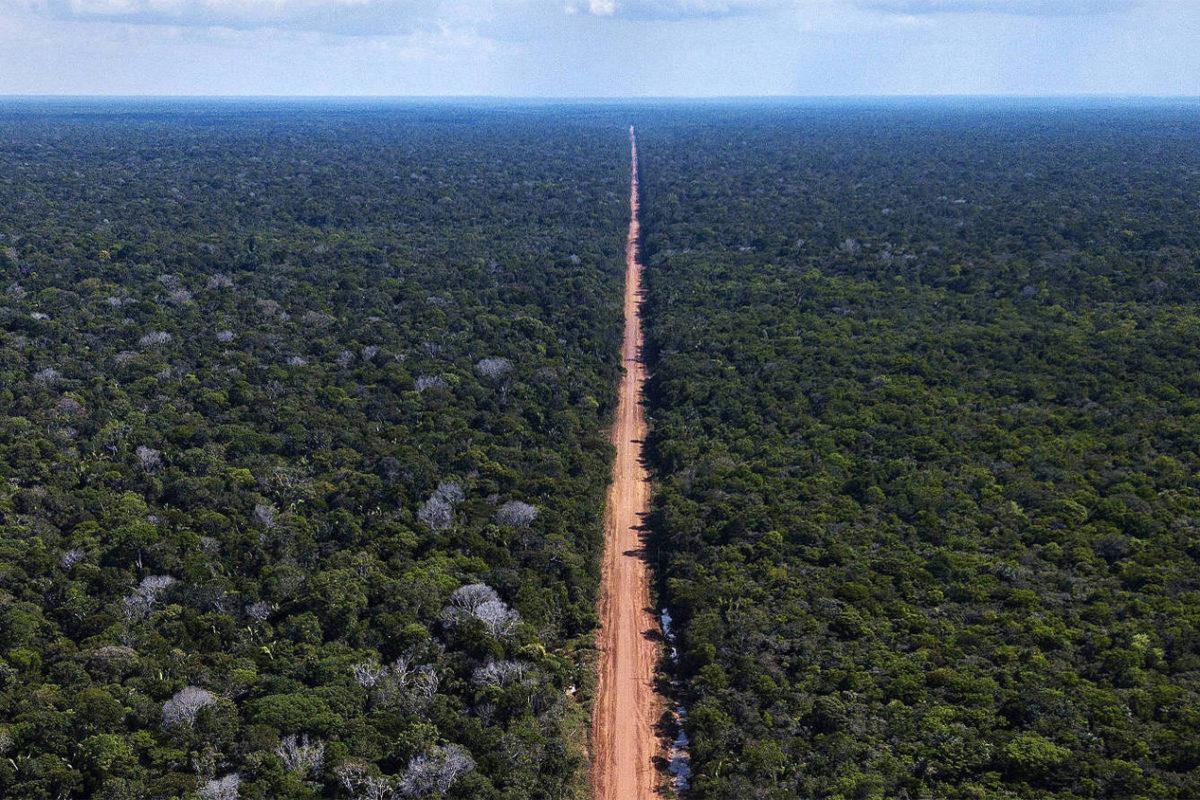 La carretera es ahora una vía precaria y poco transitable