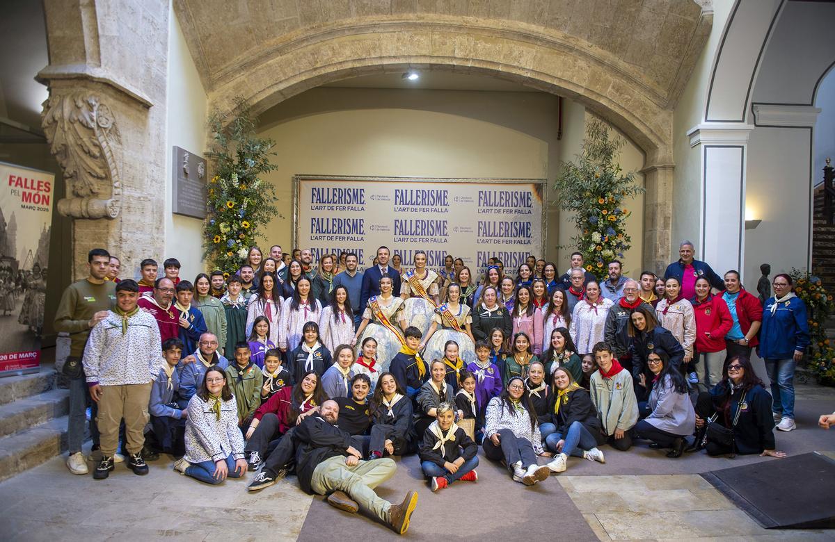 Falleras y falleros de Paterna