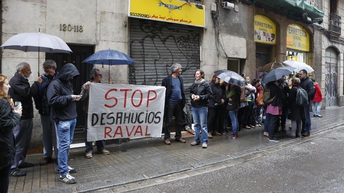 jgblanco36371474 barcelona 21 11 2016 desalojo de siete 7 familias del barrio161121100750