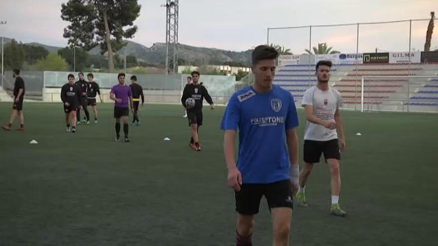 Doce jugadores del Eldense, expulsados del equipo