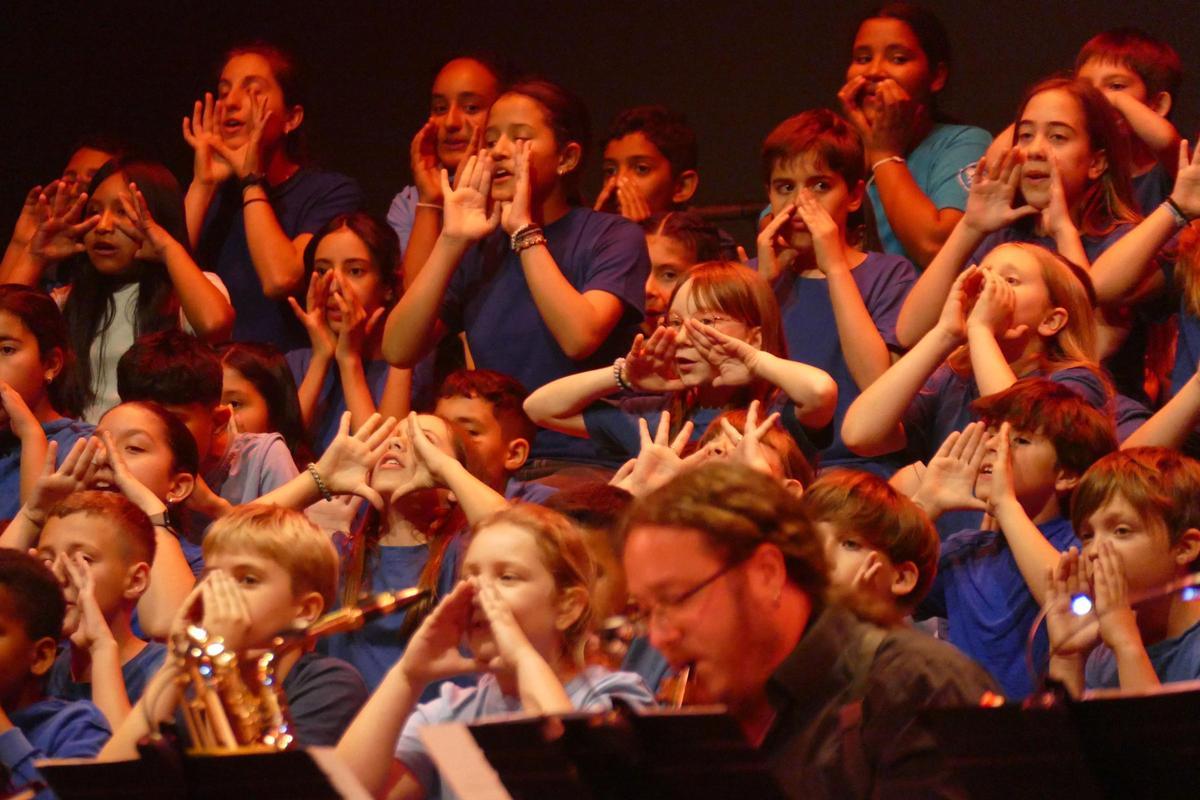 EN IMATGES | "L'últim rellotge" del Cantània arriba al Teatre El Jardí de Figueres