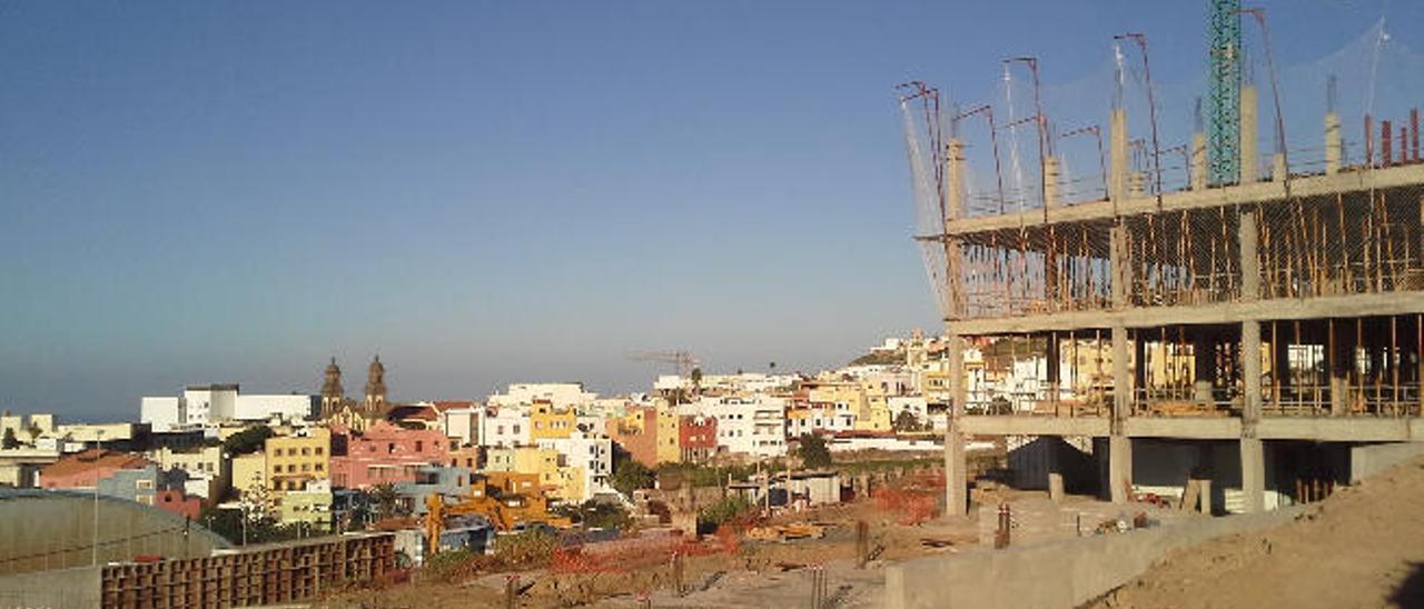 Estado actual de las obras de la Universidad Fernando Pessoa, en Guía.