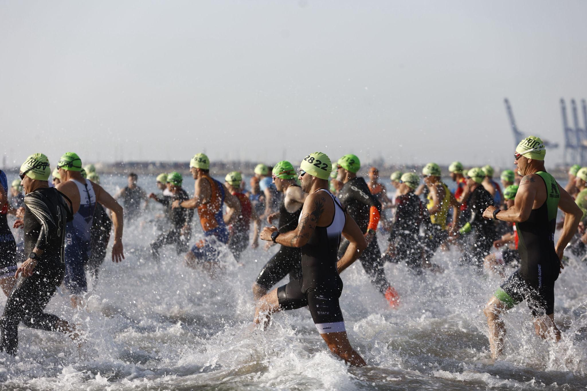 Las mejores imágenes del Mediterránea Triatlón de València