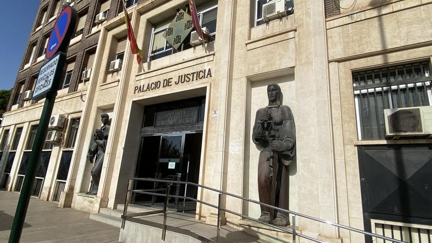 Exterior del Palacio de Justicia, sede de la Audiencia Provincial de Murcia.