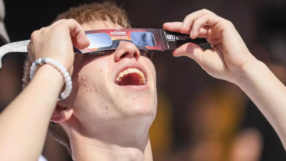 Vigo ante el Eclipse: entre «no me lo pierdo» y «me da igual»