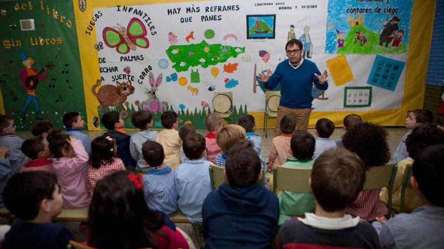 La visita de Ambás al colegio de Barredos.