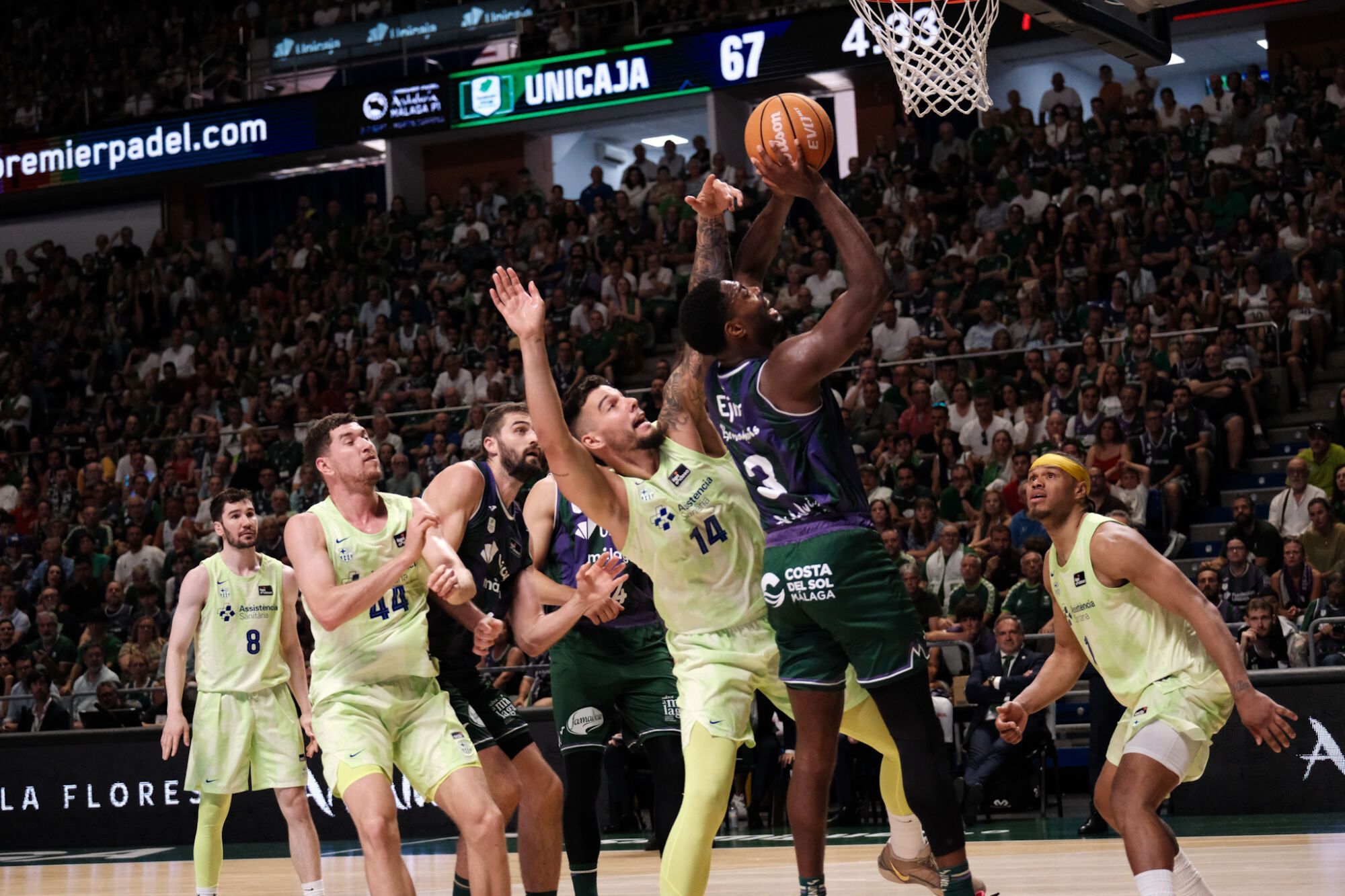 Tercer partido de los cuartos de final ACB I Unicaja - Málaga