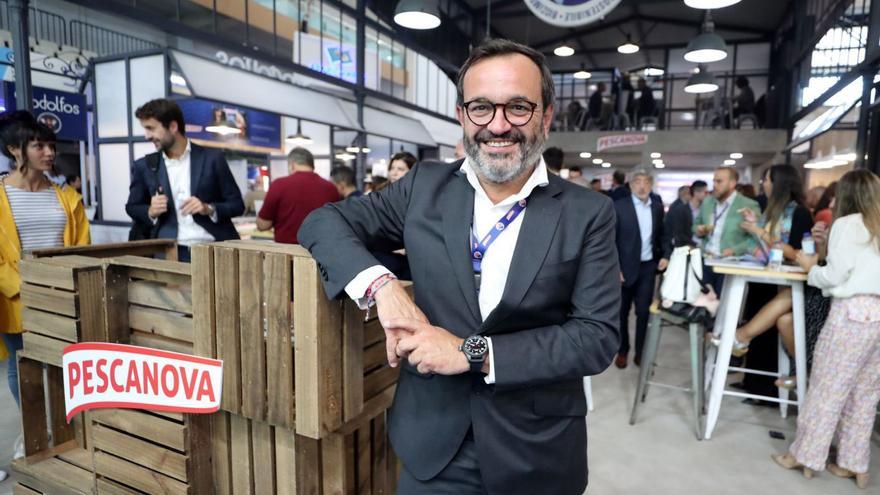Ignacio González, CEO de Nueva Pescanova, en un estand de la compañía. |   // MARTA G. BREA