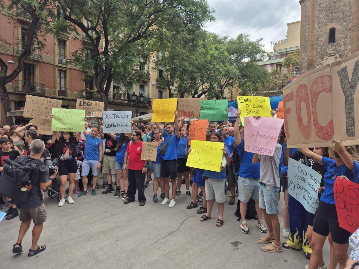 Protesta antes del pregón