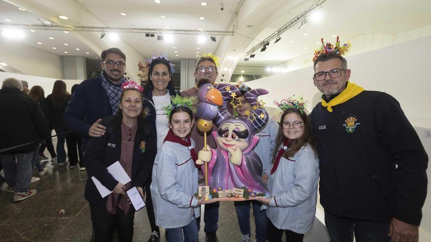 Las comisiones recogen los &#039;ninots&#039; de sus fallas infantiles