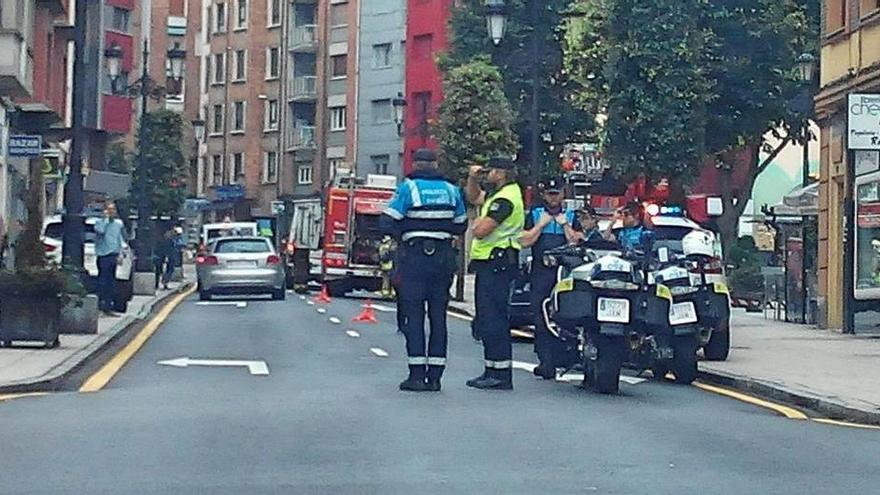 Quema una campana extractora en una vivienda de la avenida Pumarín de Oviedo