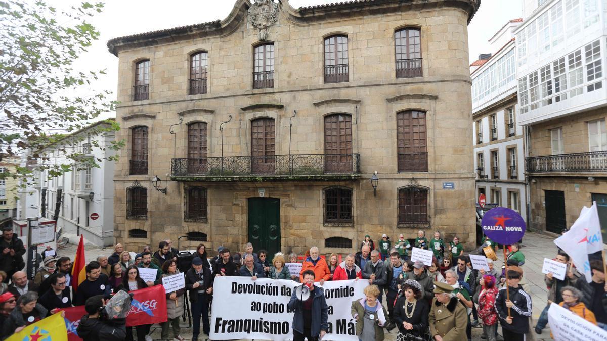 Marcha cívica por la Casa Cornide en noviembre de 2023.