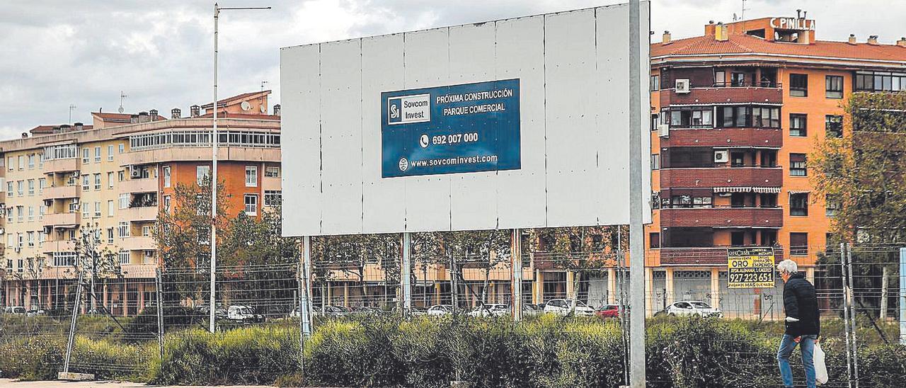 Parcela comercial del Nuevo Cáceres.