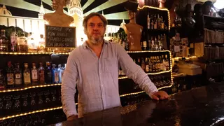 El Musical Maria cumple 45 años pinchando rock en Gràcia: "Ser el último de una especie no es motivo de alegría"