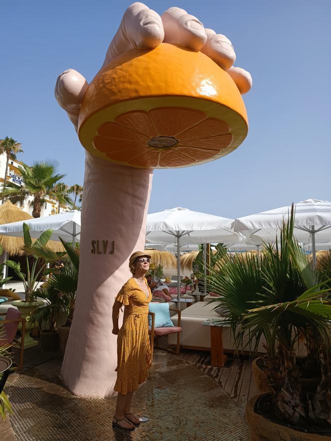 Ducha de naranja, Salvaje Beach Club, Marbella