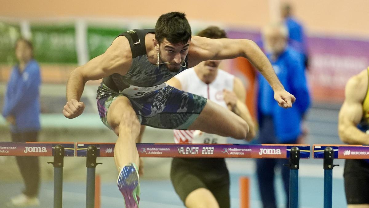 Quique Llopis, subcampeón de Europa en 110 metros vallas buscará el oro nacional